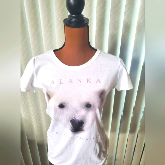 Alaska Polar Bear T Shirt - Picture 1 of 3